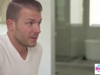Дивна кеті kush & збуджена leana lovings отримати покритий в начальник sticky маски для обличчя - s2&colon;e2