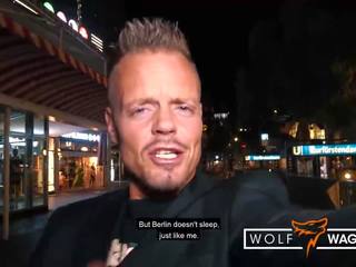 Pankas kūrva lou nesbit gauna baltas didelis johnson wolfwagner.