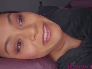 Sis sneaks sisse vennad tuba ja fucks teda