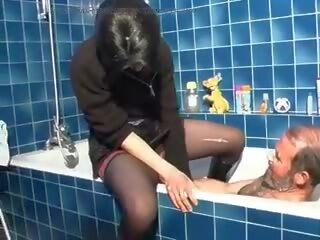 Dark-haired pháp mademoiselle được một xưa dudes manhood trong cô ấy thằng khốn