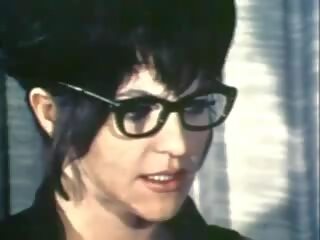 Confused soove: tasuta retro räpane film näidata ce