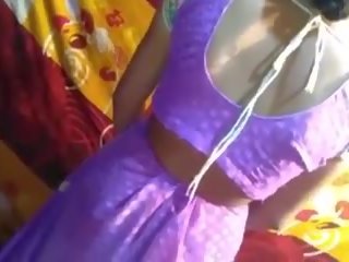 다만 결혼 한 신부 saree 에 완전한 고화질 다목적 클립 홈.