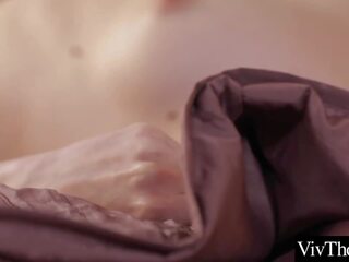 Bewitching 青少年 閨蜜 舔 每 otherâs 濕 的pussies | 超碰在線視頻