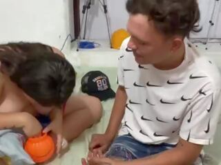 1 parte fuego con mi hermanastro a retos y terminamos follando