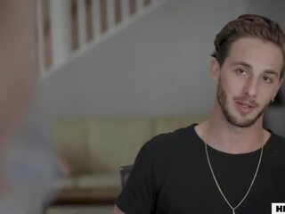 Kakamyň aýaly and kolledž lover aldalan into a gadagan affair