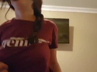 Sexo anal contra jovencita tetona