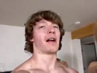 Ivy s na perfektno telo daje buff beli bloke na vožnja od njegov življenje
