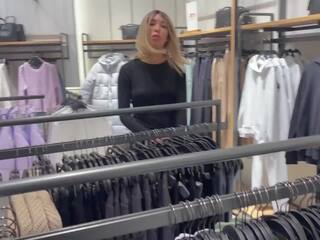 Lussureggiante controllo in tim’s guidare thru + mall e cumming difficile!