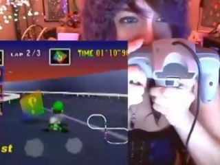 Pecandu mademoiselle cums bermain mario kart