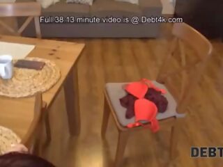 Debt4k&period; 은행 에이전트 제공 임신 한 엄마는 내가 엿 싶습니다 지연 에 교환 용 빨리 포르노를