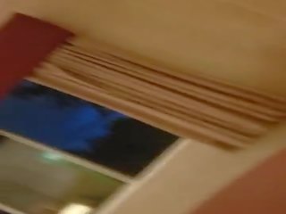 Fukanje moj swain medtem mož waits izven