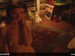 কারিন eaton & natalia dyer নগ্ন এবং দীর্ঘকাল স্থায়ী সিনেমা দৃশ্য: সেলিব্রিটি বালিকা যৌন সিনেমা
