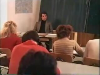 Ο βρόμικο βίντεο εξέταση: ρετρό σεξ συνδετήρας feat. johanna ebertseder με νέος πόλη coeds