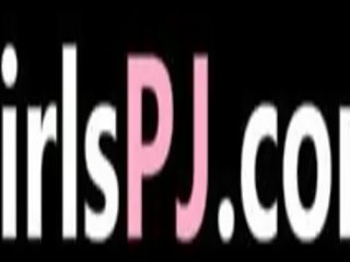 승마 추출물과 st 장난감 에 그녀의 거대한 멕시코 양진이 고양이