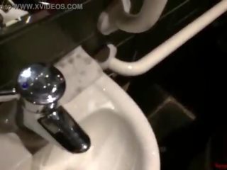 Менеджер отримати її дупа трахкав і її рот повний з сперма в restaurant публічний toilet&excl;