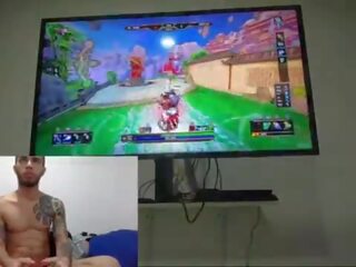 This schoolboy gets playing video games naked