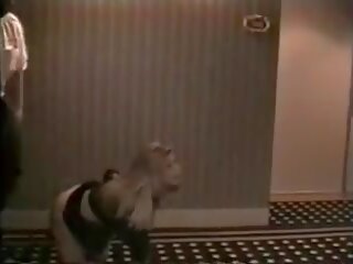 いたずらな 妻 クソ ホテル セキュリティ ガード