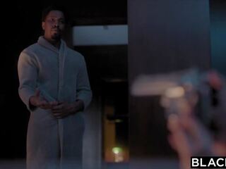 블랙 기절시키는 gizelle cant resist her bodyguards | xhamster