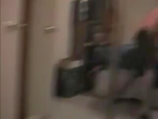 Ashley dà un veloce 2 membro gola profonda bj dtd