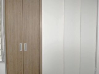 Lorene дразни с тя безумно голям кръг бомби на камера