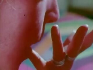 Vajzat në the bandë - 1976, falas camsoda xxx vajzat e pisët film vid | xhamster