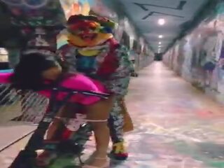 Akhirnya fucked yang ahli sorak yang laughed di saya