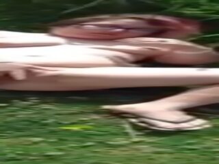 Hannah horn masturbates en bir park içinde the orta arasında the gün