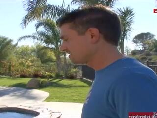 ブロンド と ブルネット ととも​​に ナチュラル ティッツ で an 女性は女性男性. | xhamster