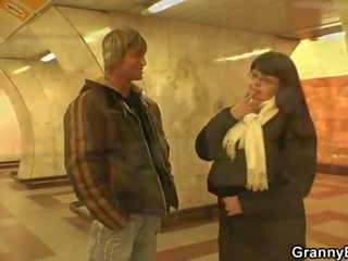 Marriageable 通话 女孩 得到 她的 脂肪 的阴户 捣烂