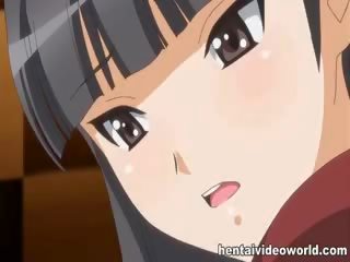 センセーショナル ブルネット エロアニメ 若い 女性 取得 クリームパイ