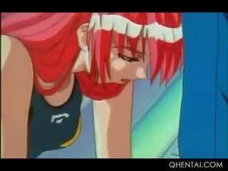 無盡 嬌小 紅發 的陰戶 釘 深 在 該 locker 室