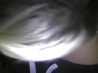 Bashkëshorte duke thithur dhe spermë ushqim në sundon, i rritur video b0