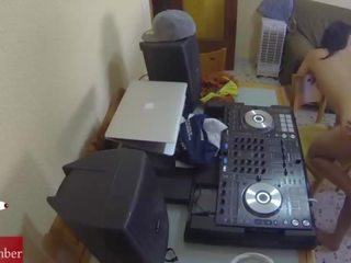 Dj sikiş and scratching in the chair with a hidden kamera spying my great gf