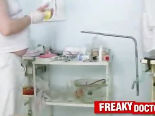 枯瘦 青少年 简 怪异 阴道 check-up