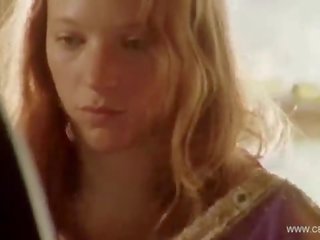 Емілі blunt & natalie прес - підліток дівчинки з оголеними грудьми загоряти - мій літо з любов