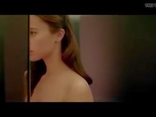 Alicia vikander ihualasti tiss ja põõsas sisse ex machina.