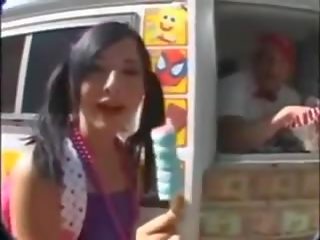 Tinedyer magkantot ice cream lad at paglulon pagbuga ng tamod