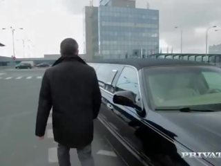 Ria sunn - saab perses sisse a tagasi kohta a limo