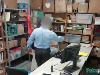 Mama dan kekasih apaan di seks tiga orang segera afterwards mendapatkan tertangkap shopliftintealingvideo-2