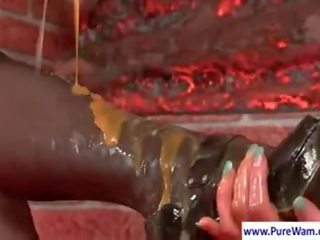 Búp bê sự thất vọng sôcôla từ của họ chân